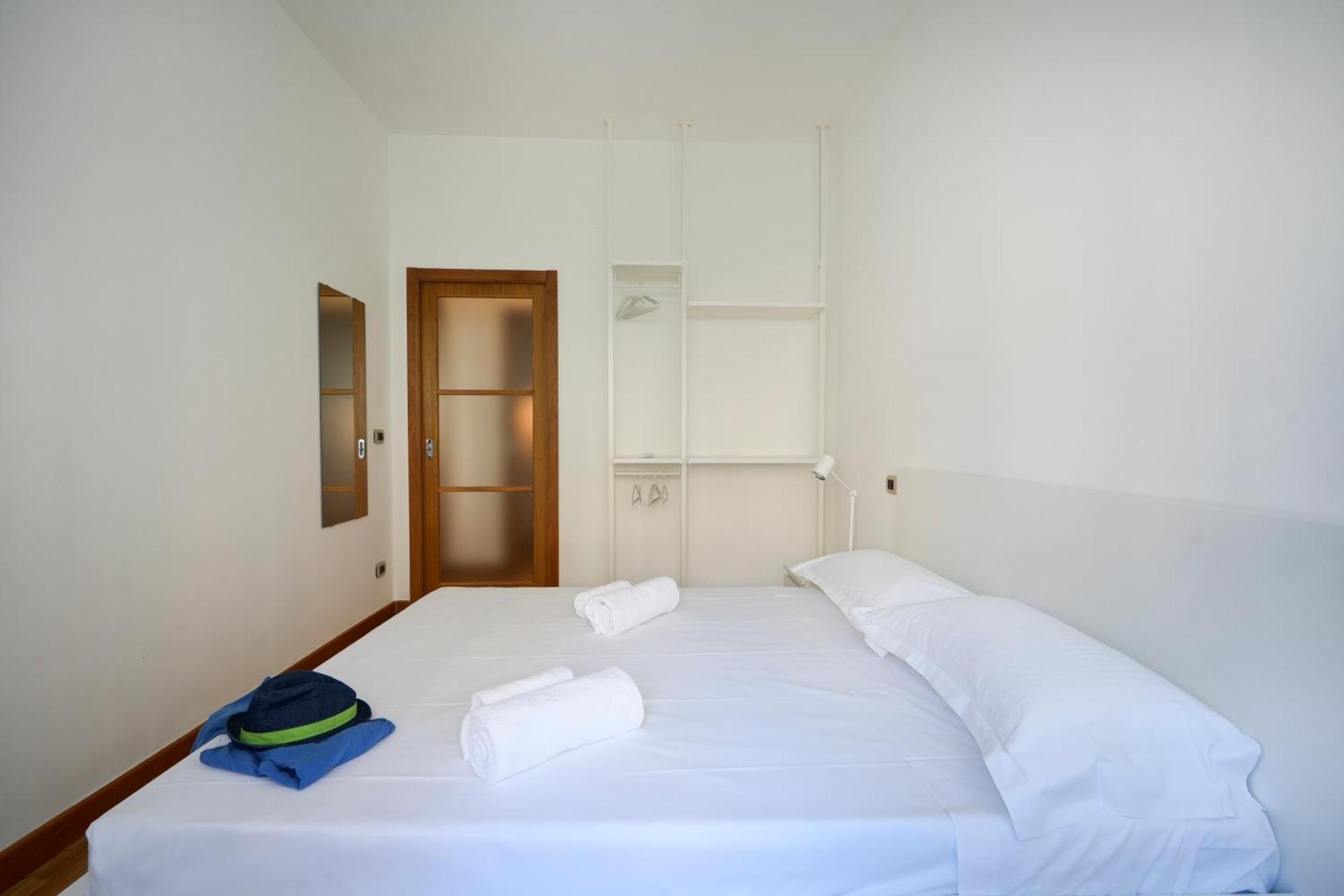 184 Apartment - Urban Convenience Near The Station Bari Exterior photo