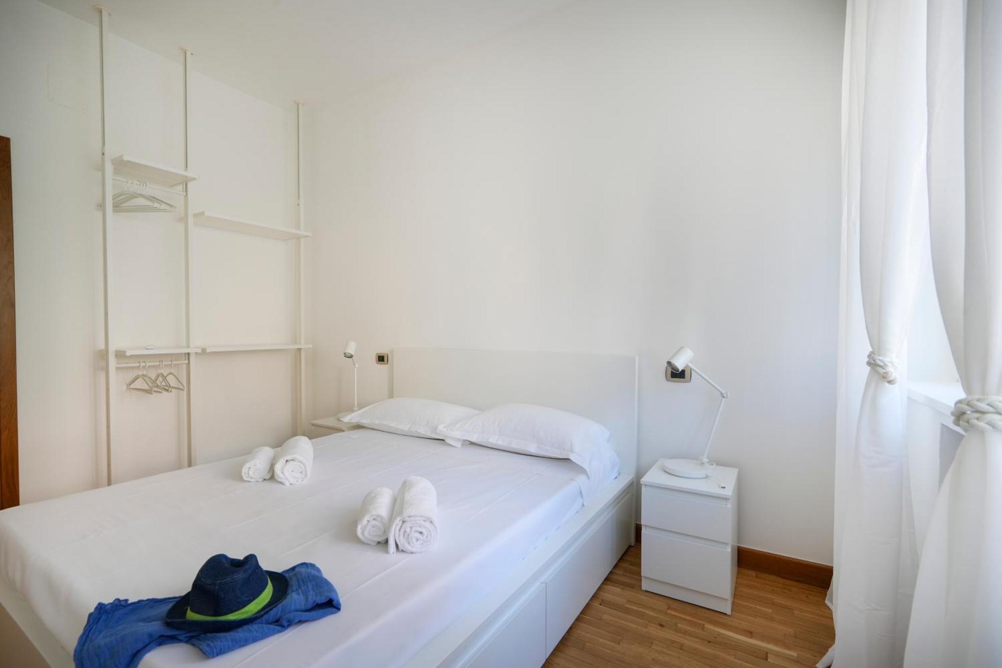 184 Apartment - Urban Convenience Near The Station Bari Exterior photo