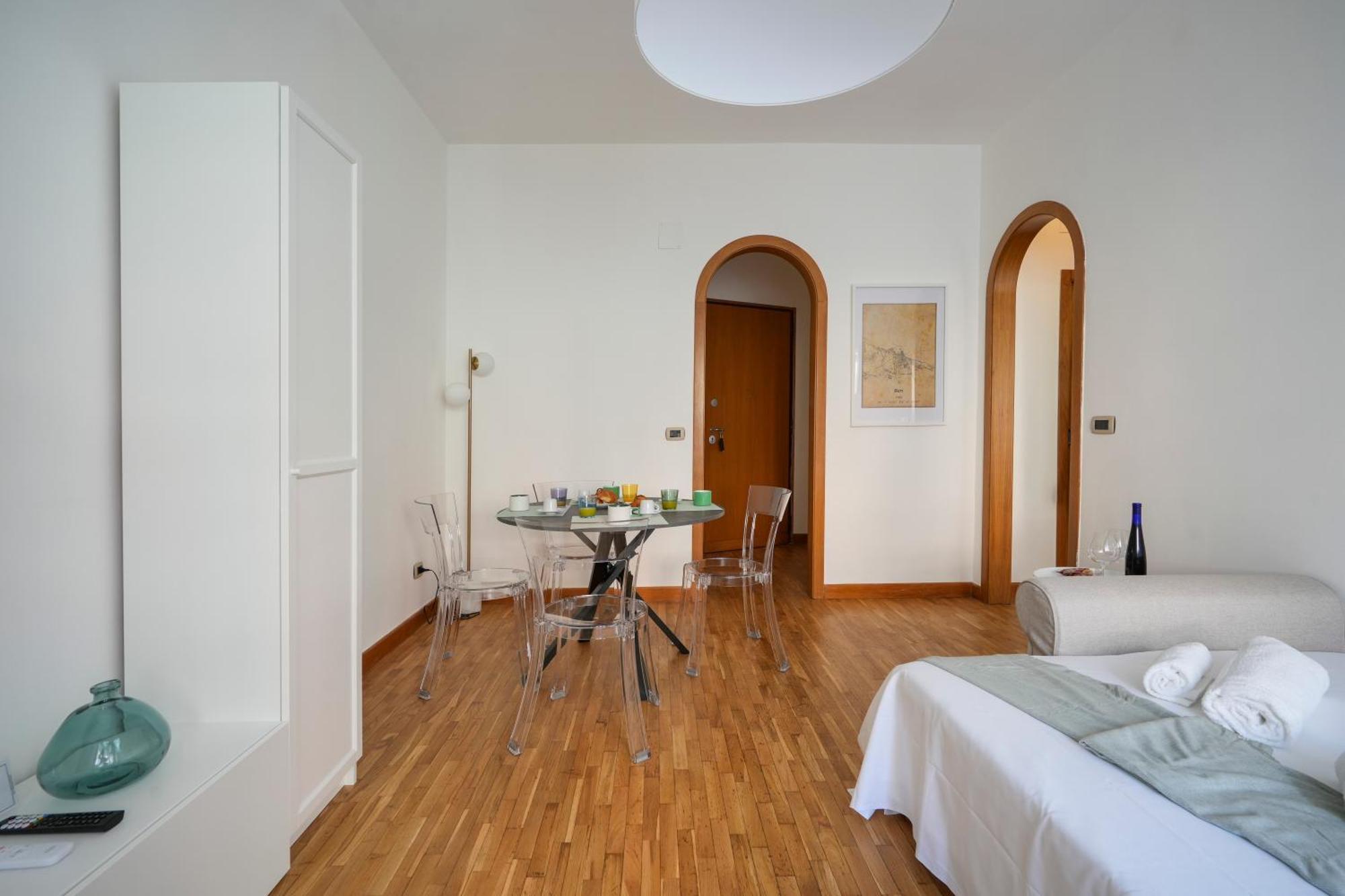184 Apartment - Urban Convenience Near The Station Bari Exterior photo