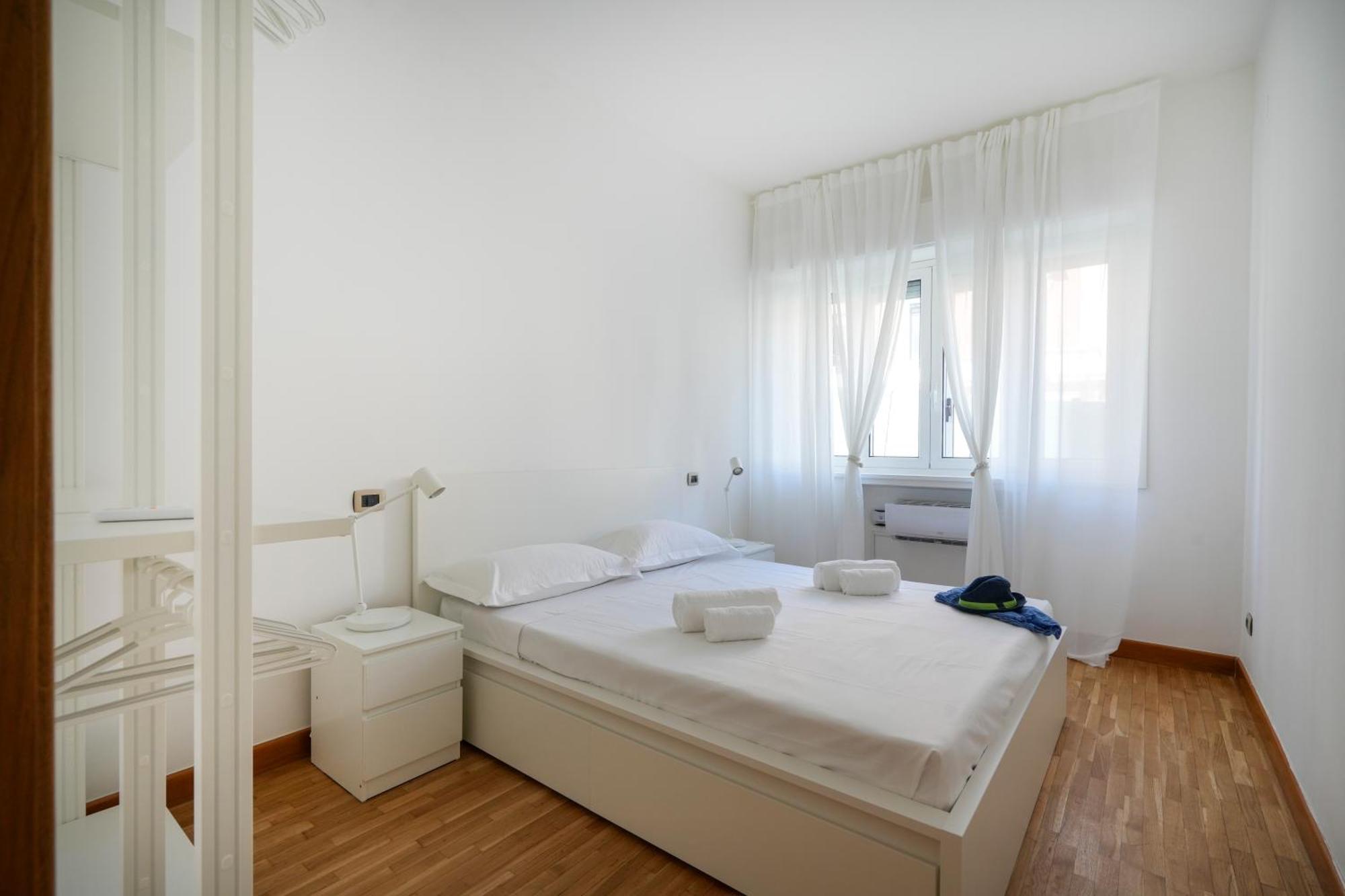 184 Apartment - Urban Convenience Near The Station Bari Exterior photo