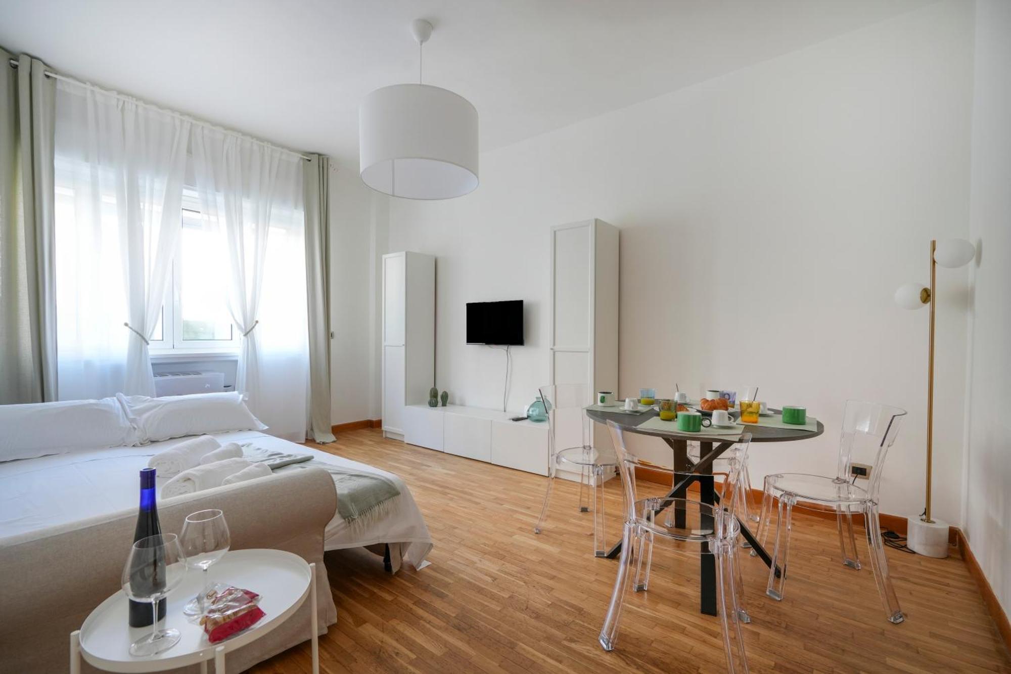 184 Apartment - Urban Convenience Near The Station Bari Exterior photo