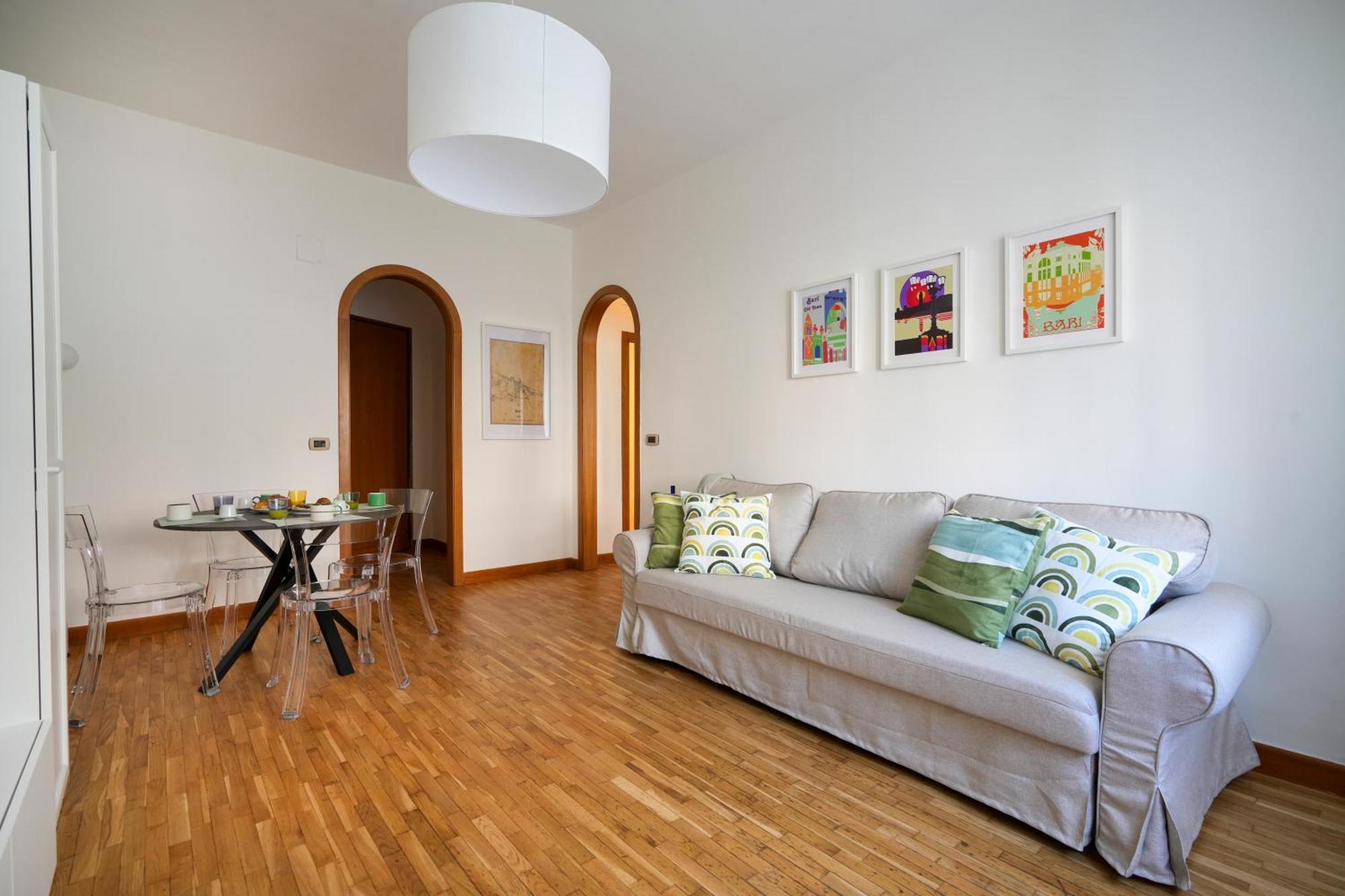184 Apartment - Urban Convenience Near The Station Bari Exterior photo